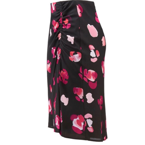 CAbi Dresses & Skirts - NWOT,Cabi Petal Skirt, Size 8